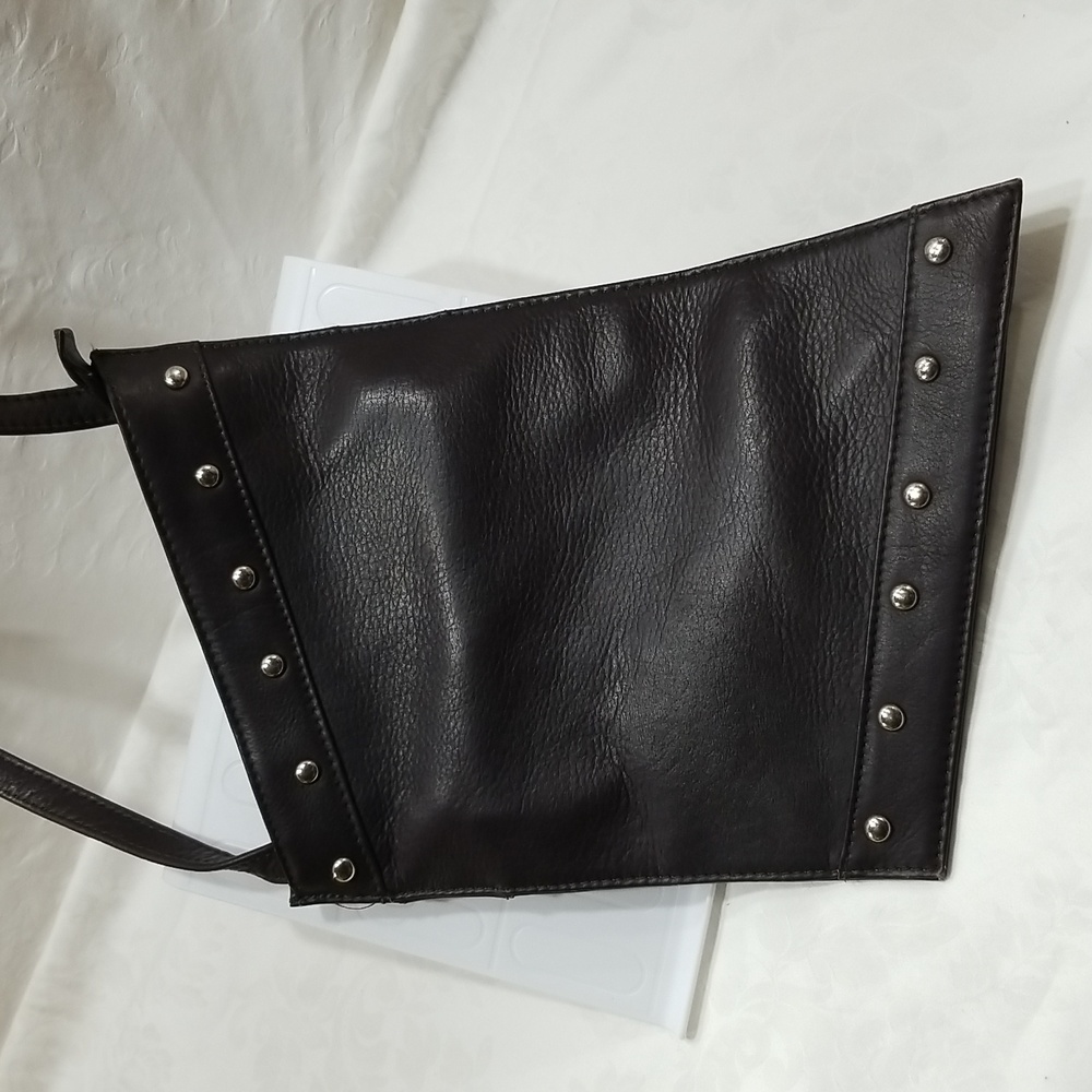 Graffeo Columbian Brown Genuine Leather crossbody bag.